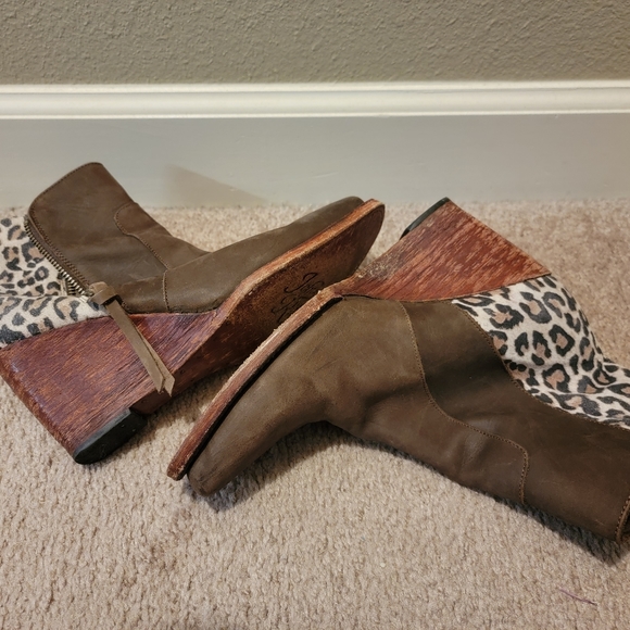 Johnny Ringo leopard print ankle boots - Picture 3 of 5
